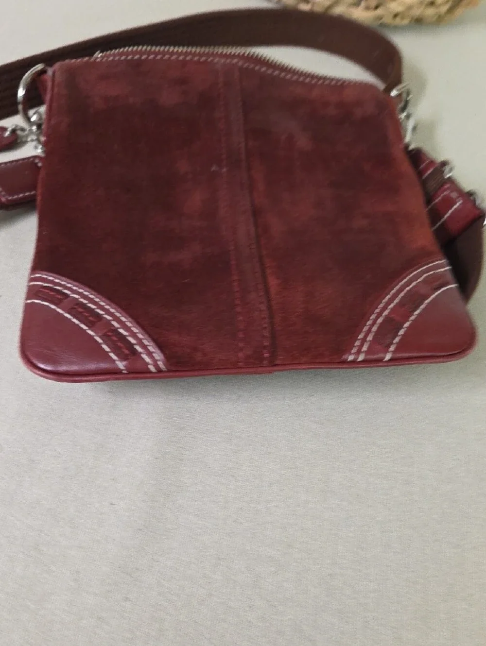 Coach Hamptons Suede Swingpack Crossbody Messenger Y2K Burgandy